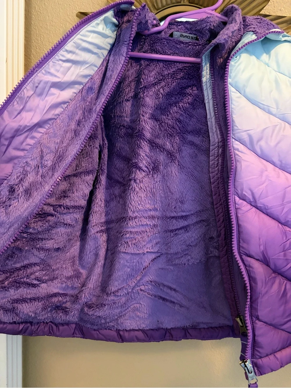 Snozu Girls Purple and Blue Ombrea Winter Puffer Ski Coat size 5 New Condition!